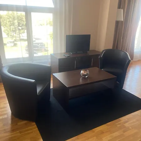 Consul Hotel