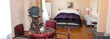 Consul Hotel