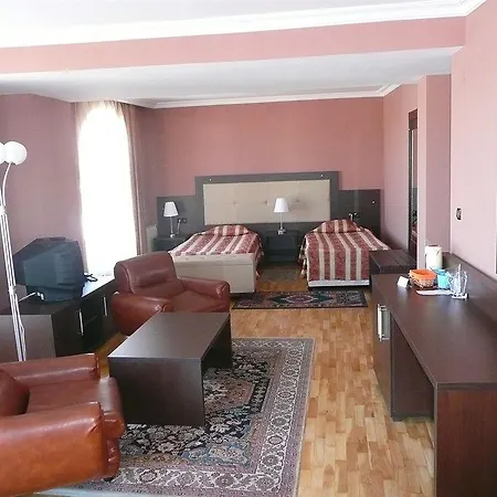 Consul 3*